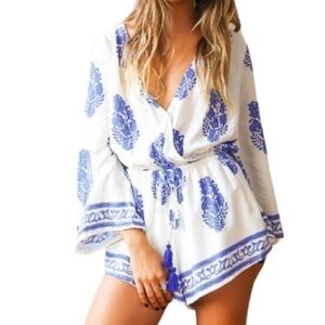 LOOKBOOK White & Blue Romper Size 4 Long Sleeve V Neck Tie Waist Bohemian